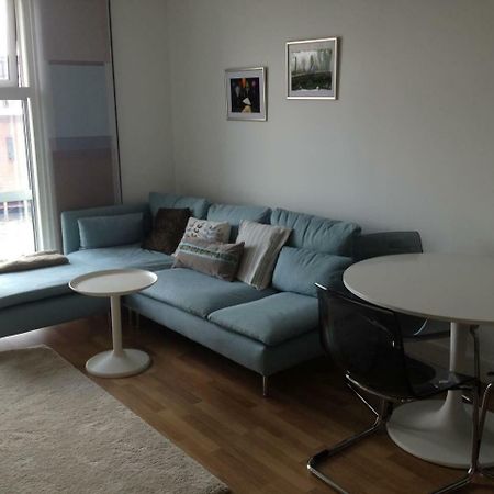 1 Bedroom In Chelsea Bridge Wharf Londra Esterno foto